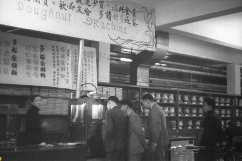 电影院喝痰盂