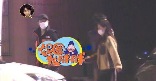 电影院给女朋友拍照,电影院里的甜蜜定格